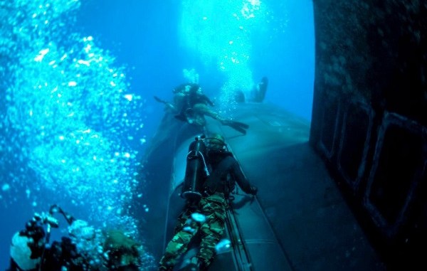 Navy SEALs Diving
