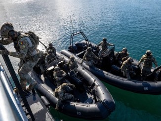 Romanian SOF Train with Navy SEALs