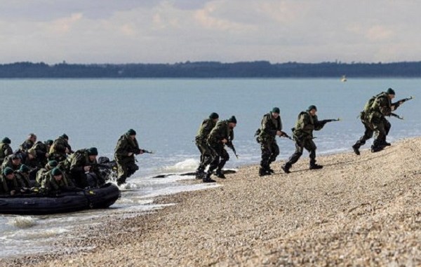 Ukrainian Marines receive training in UK from Royal Marine Commandos. (2023)