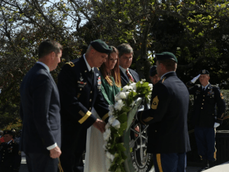 Green Beret Wreath laying ceremony at gravesite of President John Kennedy (photo by SFC Ron Shaw DVIDS Oct 2016)